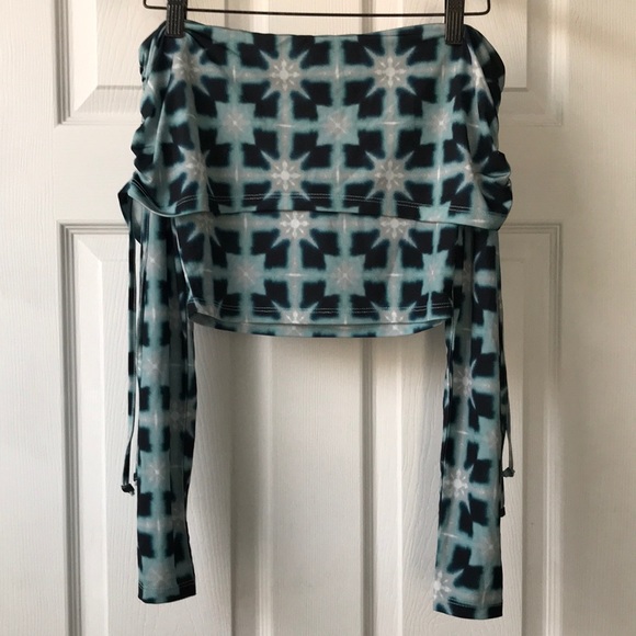 NWT UO Shannon Off-The-Shoulder Top - Picture 5 of 9